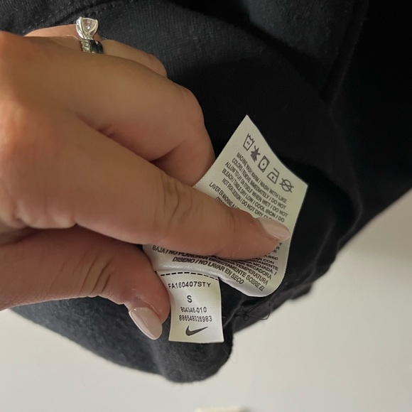 Nike Hoodie - Picture 7 of 9